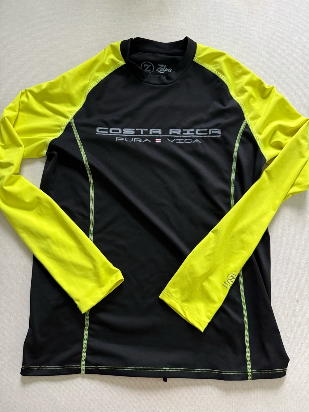 Costa Rica Pura Vida Men’s Long-Sleeve rashguard - Black/Neon Yellow